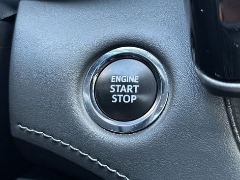 Used 2023 Toyota Highlander XLE image 26