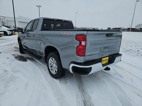 Used 2025 Chevrolet Silverado 1500 LT image 3