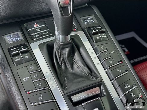 Used 2016 Porsche Macan S image 13