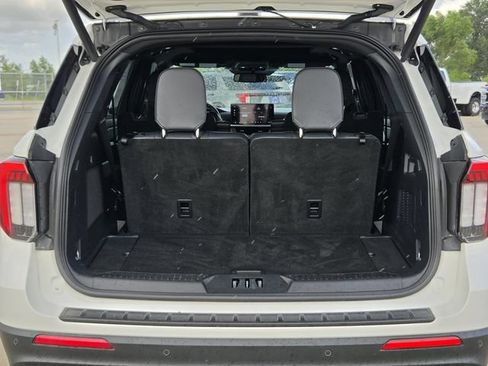 Used 2025 Ford Explorer ST w/ Sun And Sound Package AWD/4WD image 9