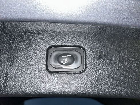 Used 2022 Ford Edge Titanium image 45