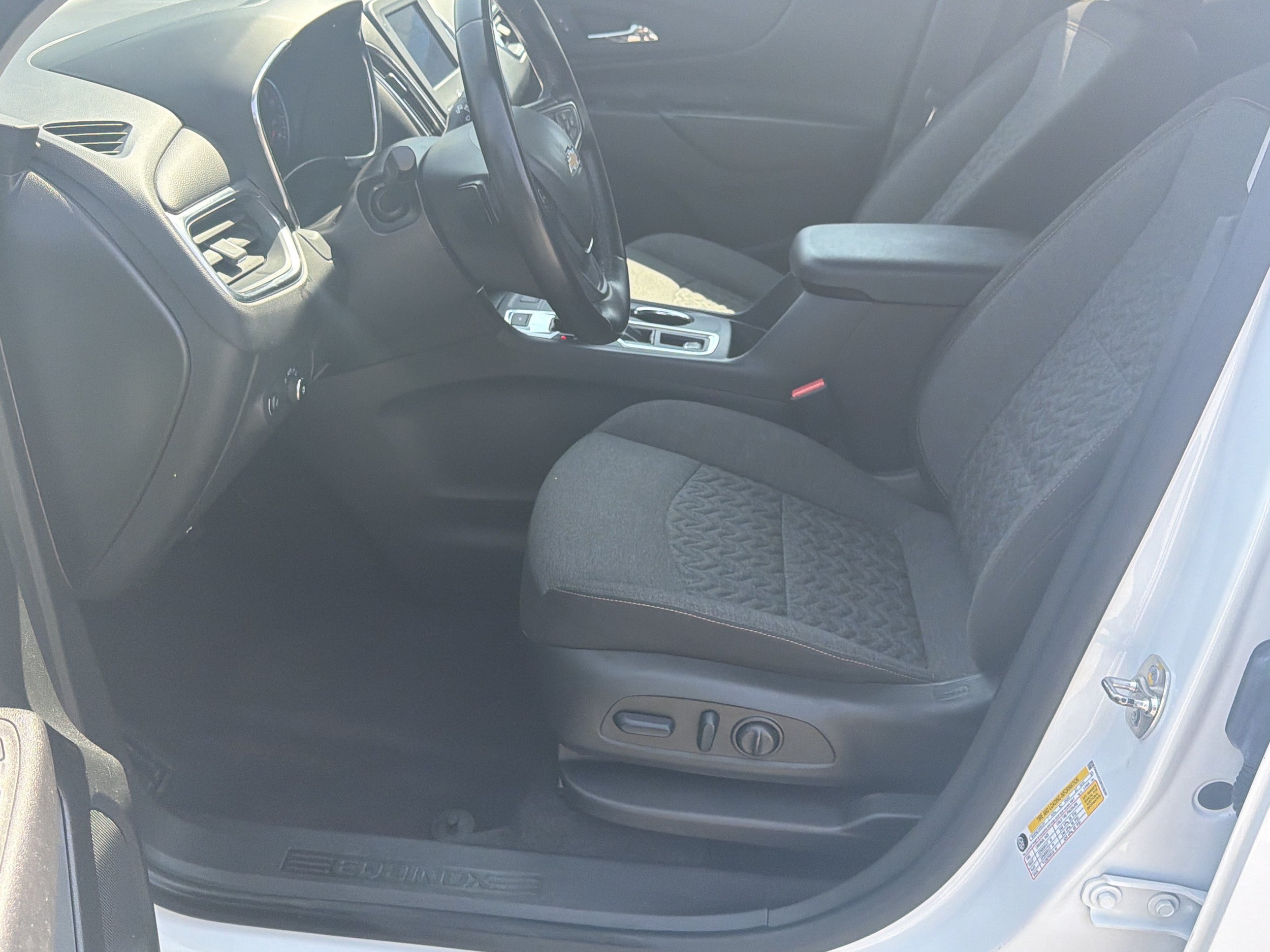 Used 2024 Chevrolet Equinox LT AWD/4WD image 9