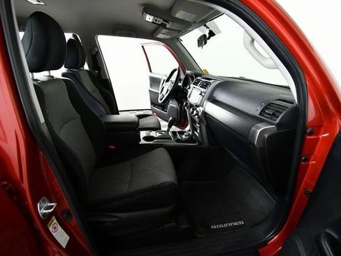 Used 2015 Toyota 4Runner SR5 image 22