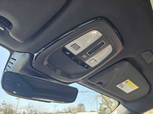 Certified 2024 Volvo XC60 T8 Ultimate w/ Protection Package Premier AWD/4WD image 31