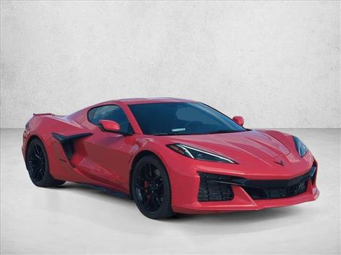 Used 2025 Chevrolet Corvette Z06 RWD image 3