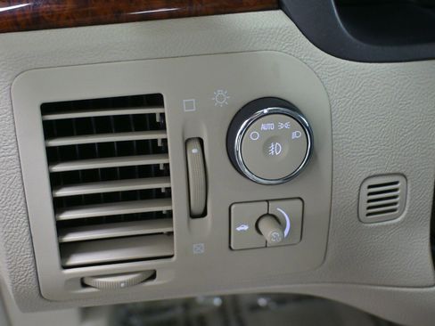 Used 2007 Cadillac DTS Luxury I w/ Trunk Convenience Package image 13