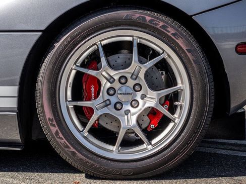 Used 2006 Ford GT image 29