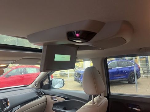 Certified 2020 Honda Pilot Touring image 19