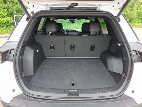 Used 2026 Chevrolet Equinox LT w/ Convenience Package II FWD image 33
