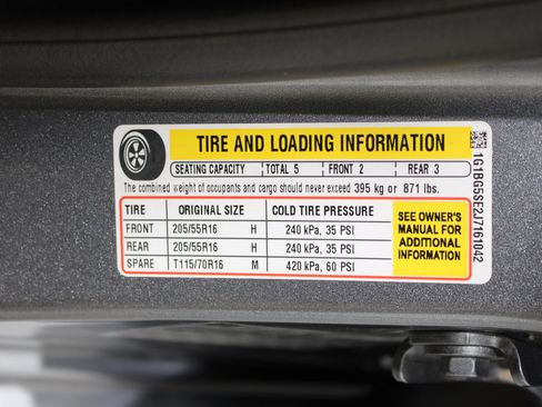 Used 2018 Chevrolet Cruze LT FWD image 36