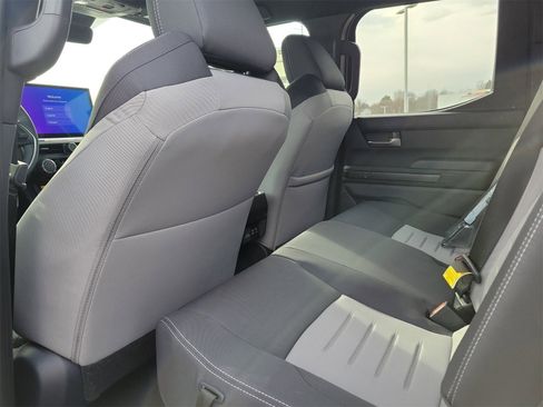 Used 2025 Toyota Tacoma TRD Off-Road image 14