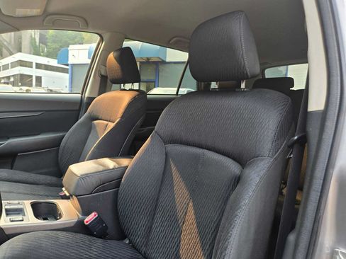 Used 2011 Subaru Outback 2.5i Premium AWD/4WD image 21