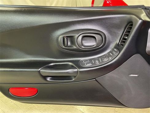 Used 2000 Chevrolet Corvette Convertible w/ Memory Pkg image 28