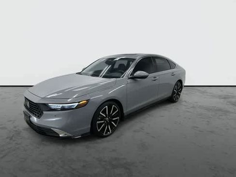Used 2025 Honda Accord Touring image 8
