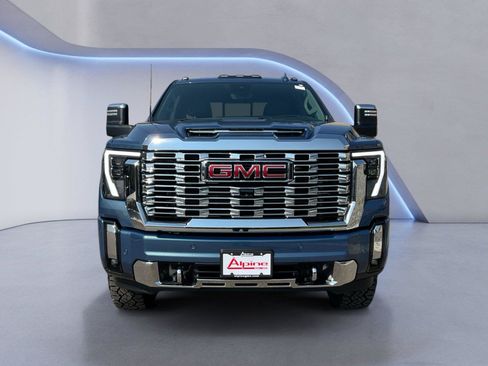 Used 2024 GMC Sierra 2500 Denali w/ Denali Reserve Package AWD/4WD image 8