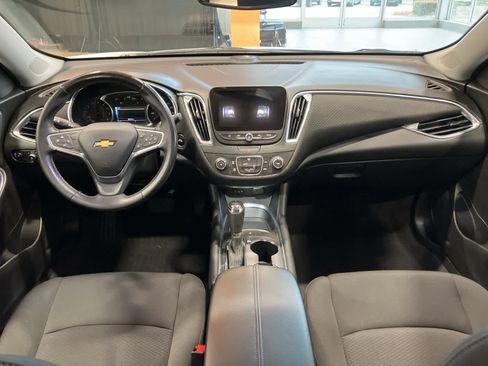 Used 2018 Chevrolet Malibu LT image 22