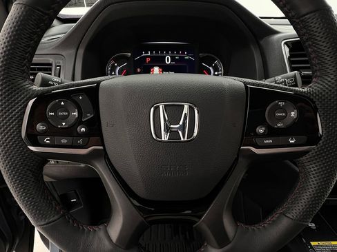 Used 2025 Honda Passport Black Edition image 16