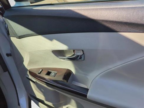 Used 2010 Toyota Venza FWD image 28