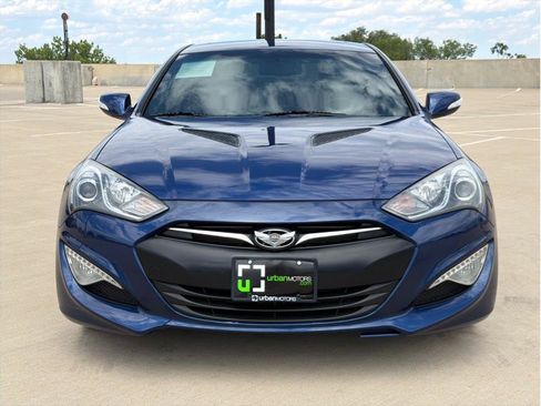 Used 2014 Hyundai Genesis 3.8 RWD image 2