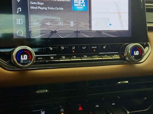 Used 2025 GMC Canyon AT4 image 10