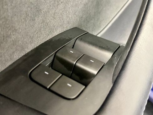 Used 2023 Tesla Model 3 Standard Range image 19