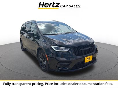 Used 2025 Chrysler Pacifica Limited