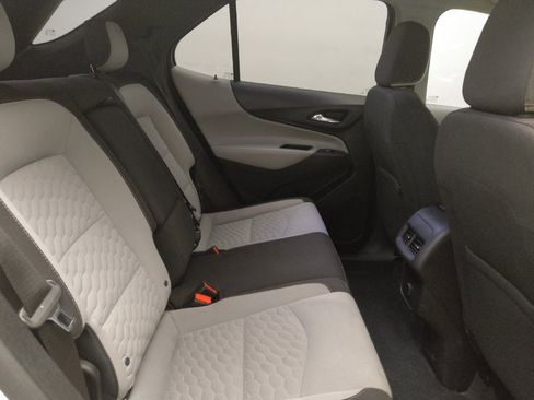 Used 2018 Chevrolet Equinox LS image 19