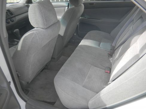 Used 2002 Toyota Camry XLE image 4