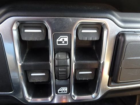 Used 2022 Jeep Wrangler Unlimited Sahara w/ Cold Weather Group image 22