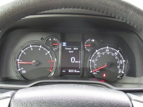 Used 2022 Toyota 4Runner SR5 Premium w/ Moonroof Package AWD/4WD image 19