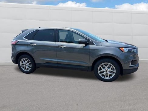 Used 2024 Ford Edge SEL AWD/4WD image 7