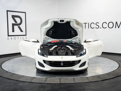 Used 2019 Ferrari Portofino image 19