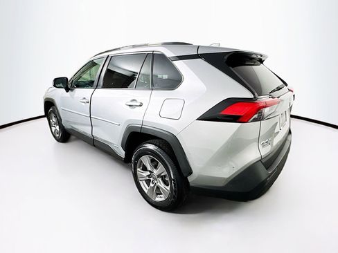 Used 2022 Toyota RAV4 LE AWD/4WD image 5