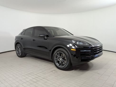 Certified 2024 Porsche Cayenne Coupe AWD/4WD image 7