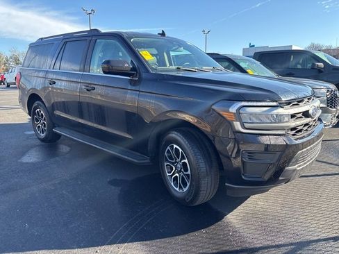 Used 2024 Ford Expedition Max XLT image 2