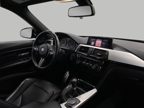 Used 2018 BMW M3 RWD image 17