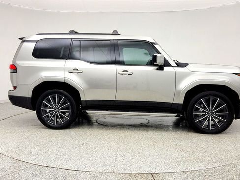 Used 2024 Lexus GX 550 AWD/4WD image 4