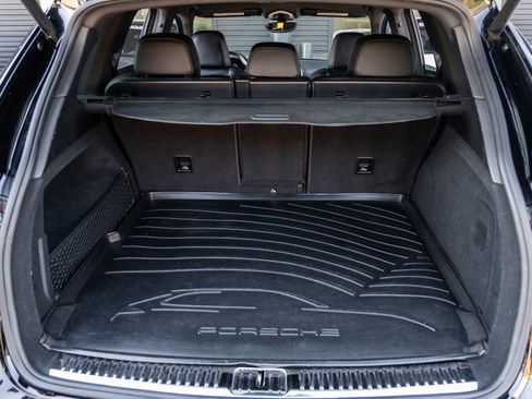 Certified 2018 Porsche Cayenne image 35