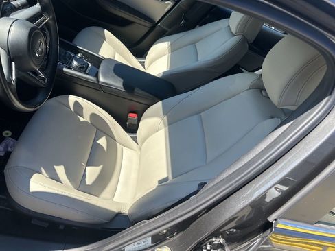 Used 2023 MAZDA MAZDA3 s FWD image 11