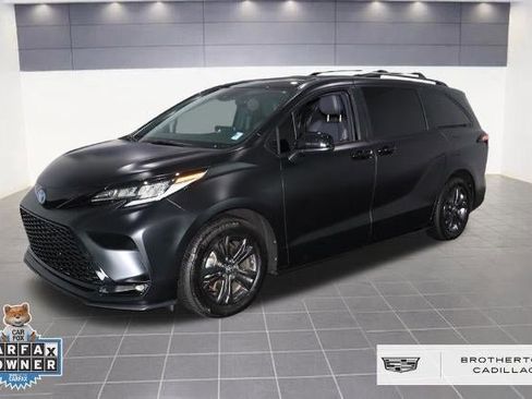 Used 2024 Toyota Sienna XSE w/ XSE Plus Package image 1