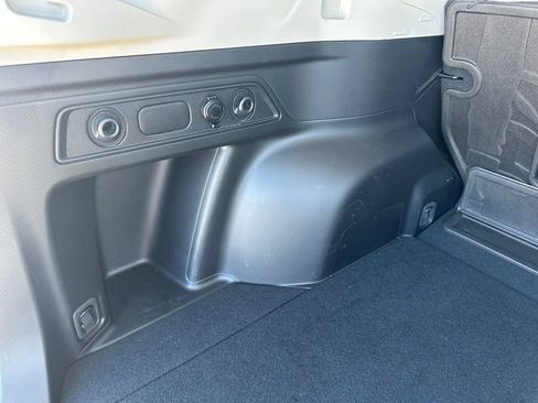Certified 2022 Subaru Forester Premium AWD/4WD image 32