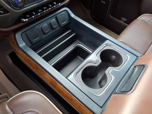 Used 2016 Chevrolet Silverado 2500 High Country w/ Duramax Plus Package image 19