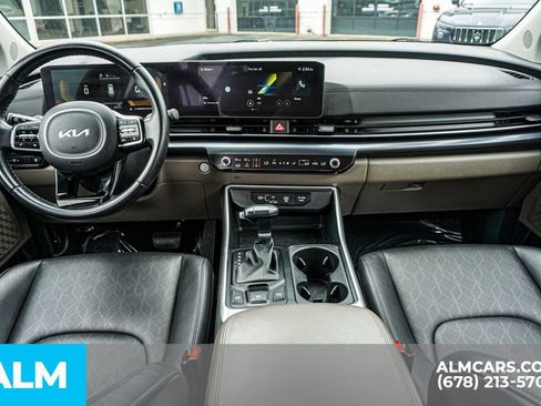 Used 2025 Kia Carnival FWD image 27