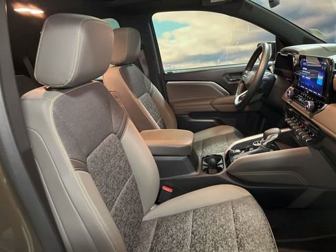 Used 2024 Chevrolet Colorado ZR2 w/ Technology Package image 63