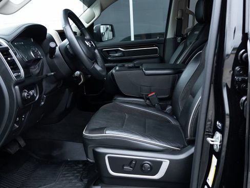 Used 2022 RAM 1500 Laramie AWD/4WD image 17