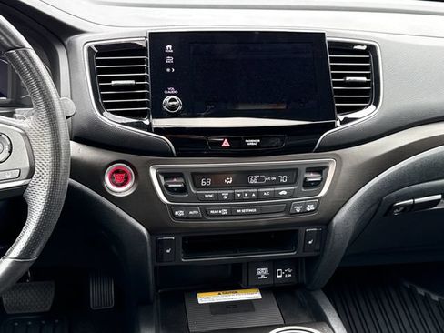 Used 2023 Honda Passport TrailSport image 11