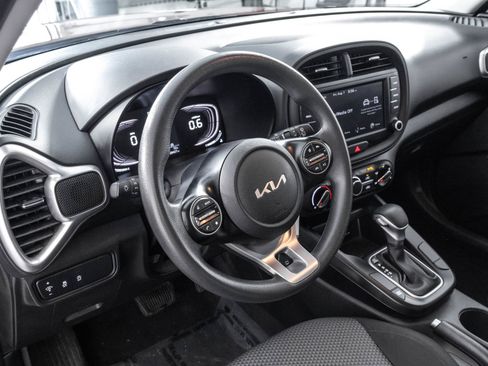 Used 2024 Kia Soul LX FWD image 4