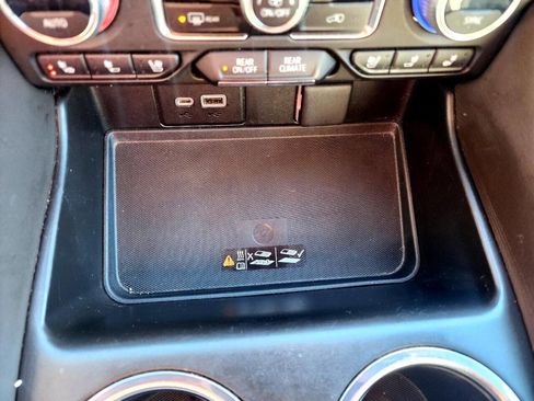 Used 2023 GMC Yukon XL SLT image 18