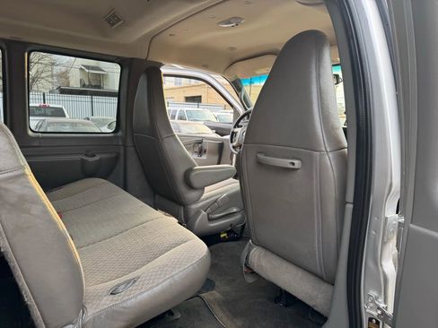 Used 2017 Chevrolet Express 3500 LT w/ LT Preferred Equipment Group image 35