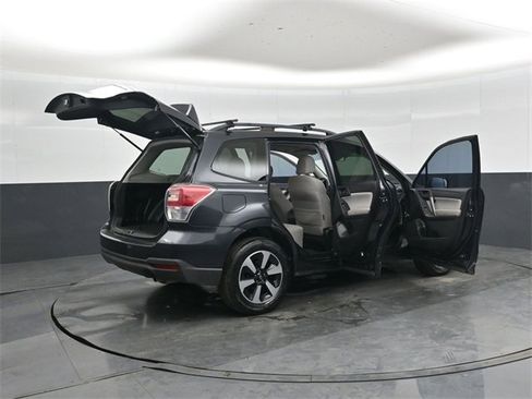 Used 2017 Subaru Forester 2.5i Premium image 46